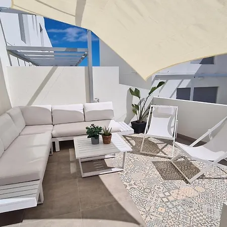 White Medano Apartment. New With Fast Wifi Сasa de vacaciones El Médano