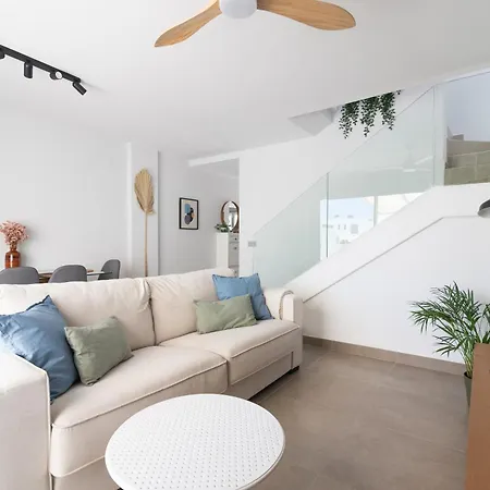 Сasa de vacaciones White Medano Apartment. New With Fast Wifi