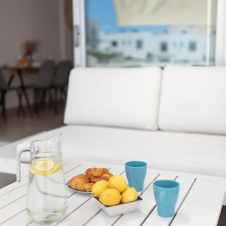 White Medano Apartment. New With Fast Wifi *