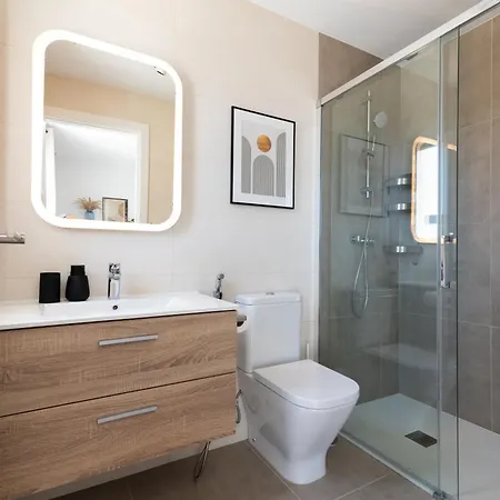 White Medano Apartment. New With Fast Wifi * 厄尔梅达诺
