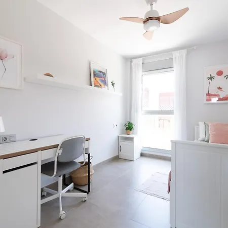 White Medano Apartment. New With Fast Wifi * 厄尔梅达诺