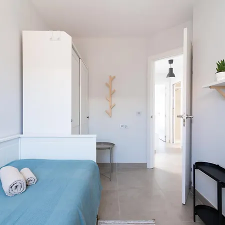 White Medano Apartment. New With Fast Wifi * El Médano