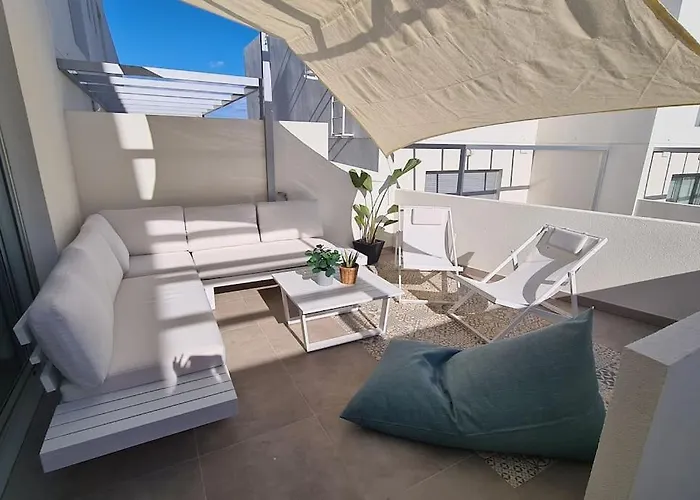 White Medano Apartment. New With Fast Wifi *