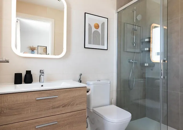 White Medano Apartment. New With Fast Wifi * El Médano