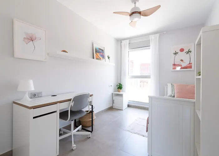 White Medano Apartment. New With Fast Wifi * El Médano