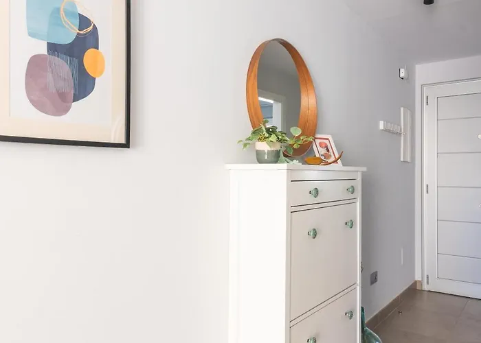 White Medano Apartment. New With Fast Wifi Сasa de vacaciones El Médano