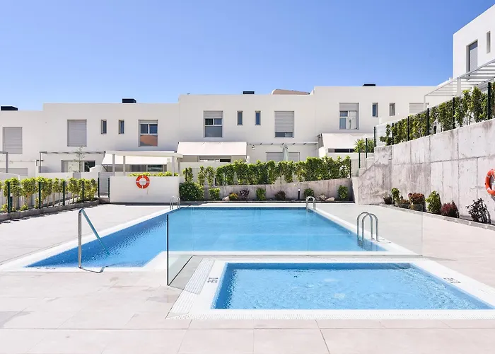 White Medano Apartment. New With Fast Wifi *