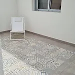 White Medano Apartment. New With Fast Wifi エル・メダノ