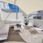 White Medano Apartment. New With Fast Wifi 別荘 エル・メダノ