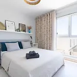 White Medano Apartment. New With Fast Wifi