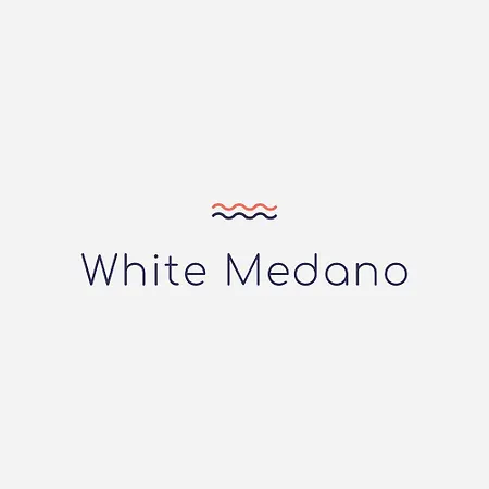White Medano Apartment. New With Fast Wifi * El Médano