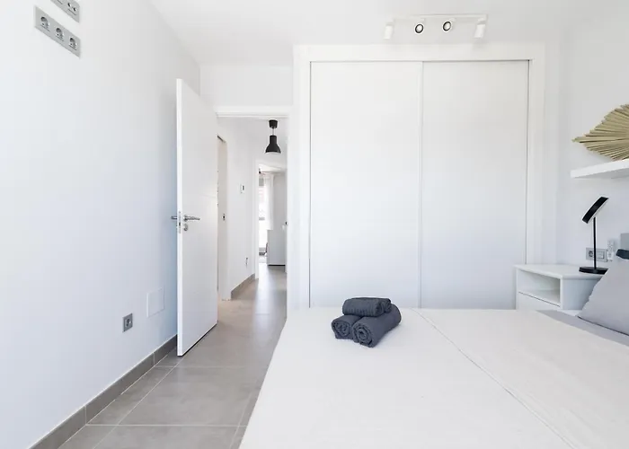 White Medano Apartment. New With Fast Wifi El Médano