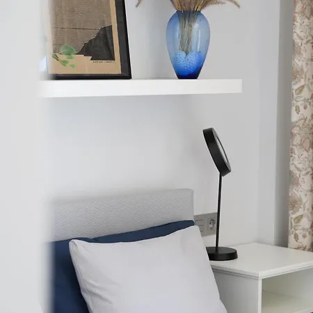 White Medano Apartment. New With Fast Wifi בית נופש אל מדאנו