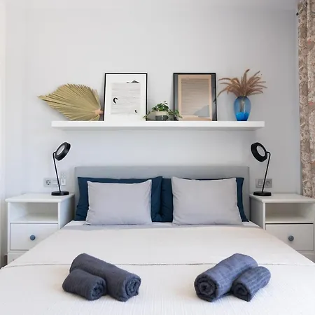 בית נופש White Medano Apartment. New With Fast Wifi