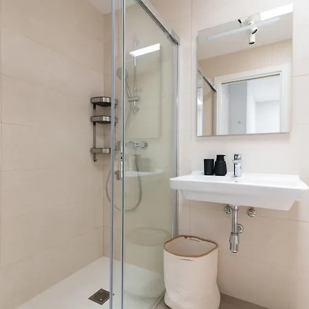 White Medano Apartment. New With Fast Wifi בית נופש אל מדאנו