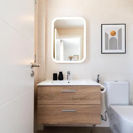 בית נופש White Medano Apartment. New With Fast Wifi *